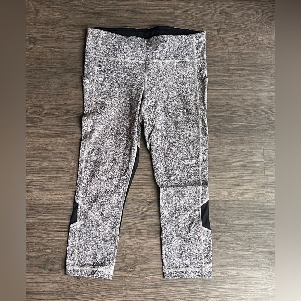 LULULEMON Inspire Crop